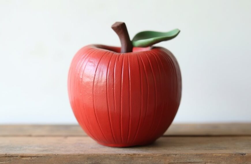 apple shaped clay pots